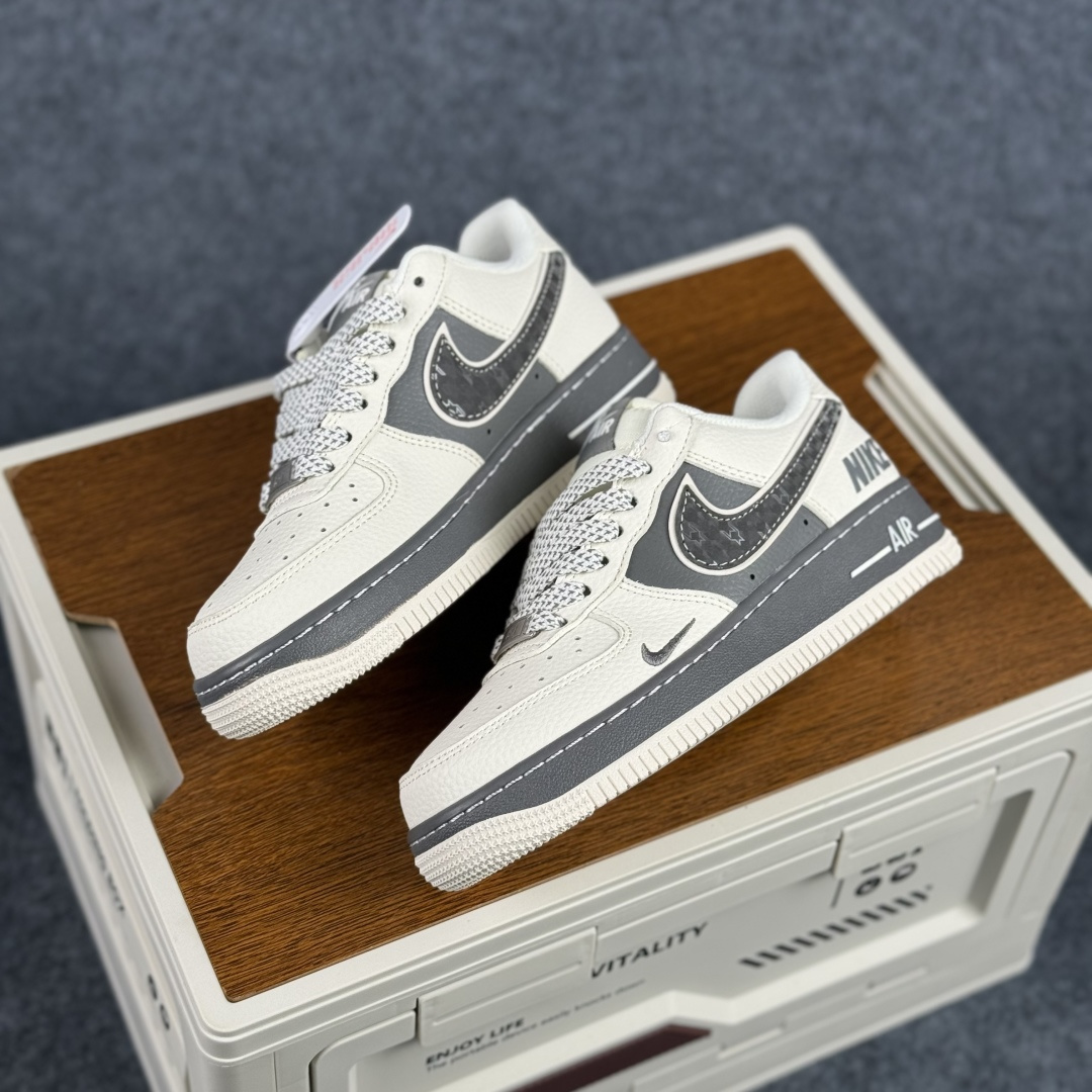 260 Nike Air Force 1'07 Low 米白拼深灰 空军一号低帮休闲板鞋 SM6668-107-Chinese UA Cheap High Quatity Brand Clothes Bags handbags Sneakers wholesale wholesaler seller from China Factory suppliers Fashion Clothing Shoes best Quality Beautiful Price 260 Nike Air Force 1'07 Low 米白拼深灰 空军一号低帮休闲板鞋 SM6668-107