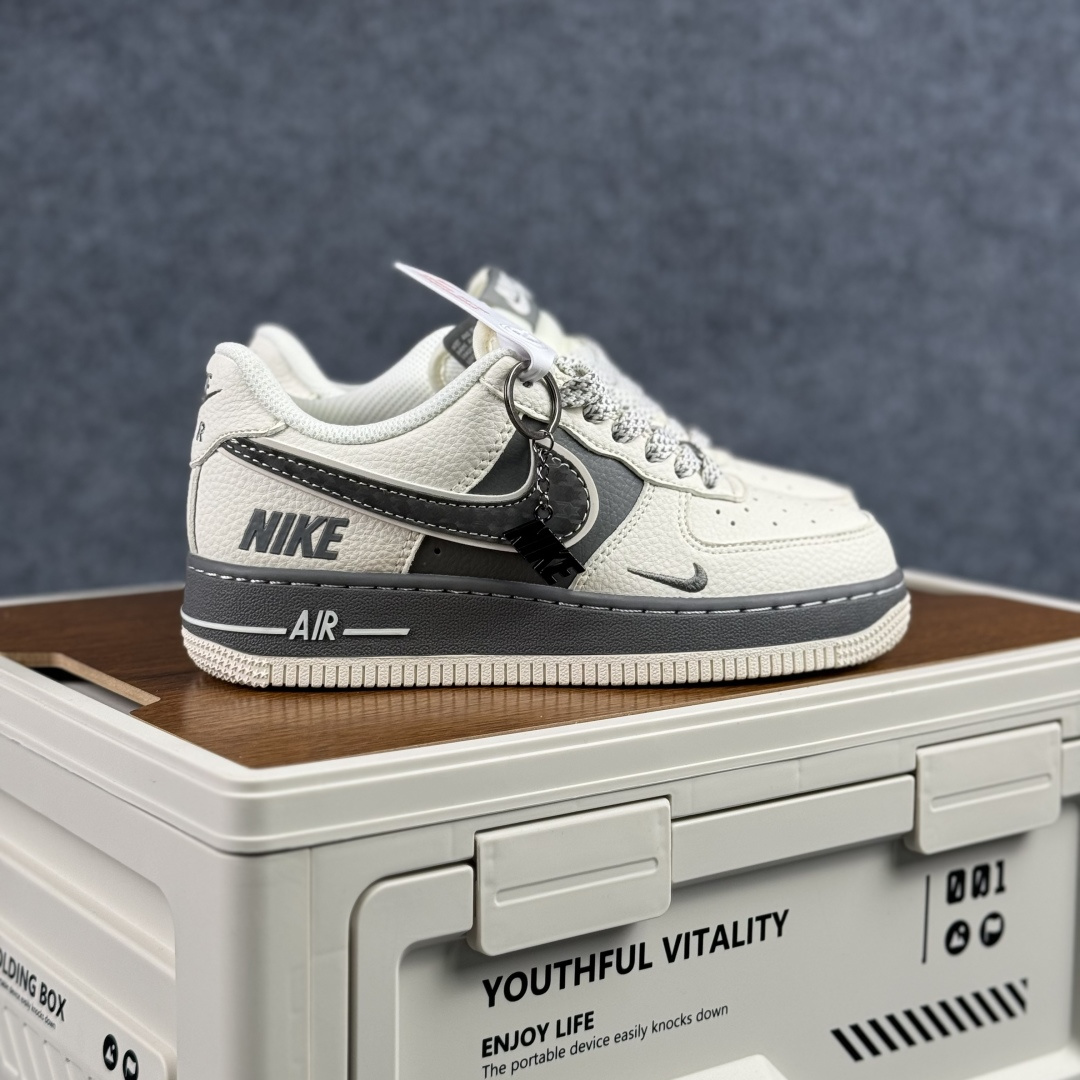 260 Nike Air Force 1'07 Low 米白拼深灰 空军一号低帮休闲板鞋 SM6668-107-Chinese UA Cheap High Quatity Brand Clothes Bags handbags Sneakers wholesale wholesaler seller from China Factory suppliers Fashion Clothing Shoes best Quality Beautiful Price 260 Nike Air Force 1'07 Low 米白拼深灰 空军一号低帮休闲板鞋 SM6668-107