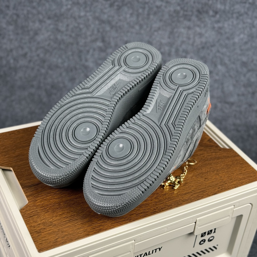 260 Nike Air Force 1'07 Low 马年限定 岩灰缀橙 空军一号低帮休闲板鞋 FV3694-105-Chinese UA Cheap High Quatity Brand Clothes Bags handbags Sneakers wholesale wholesaler seller from China Factory suppliers Fashion Clothing Shoes best Quality Beautiful Price 260 Nike Air Force 1'07 Low 马年限定 岩灰缀橙 空军一号低帮休闲板鞋 FV3694-105