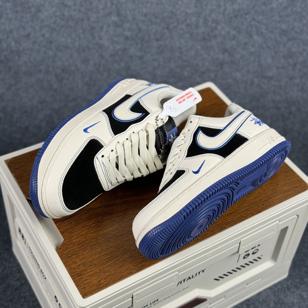 260 Nike Air Force 1'07 Low 白黑撞宝蓝 空军一号低帮休闲板鞋 DN1688-811