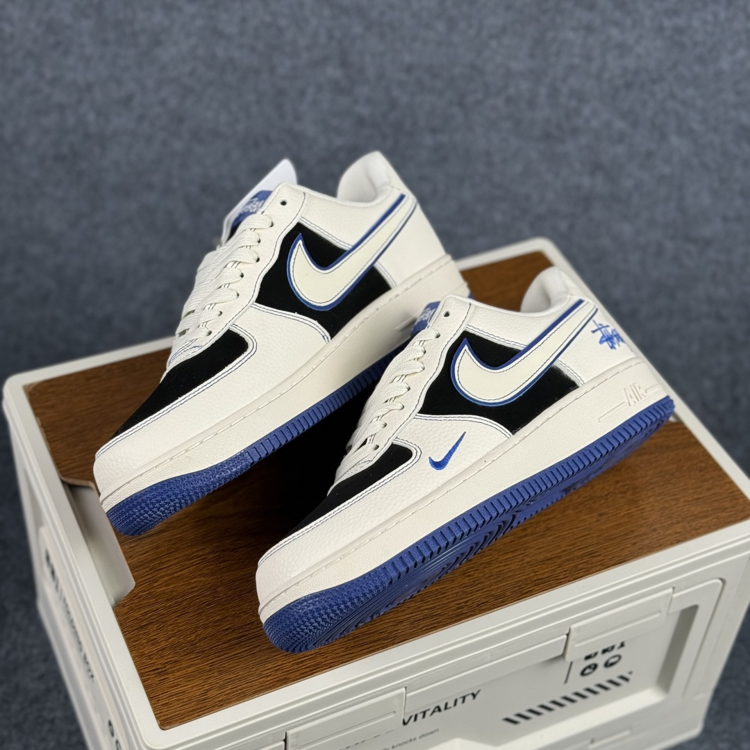 260 Nike Air Force 1'07 Low 白黑撞宝蓝 空军一号低帮休闲板鞋 DN1688-811