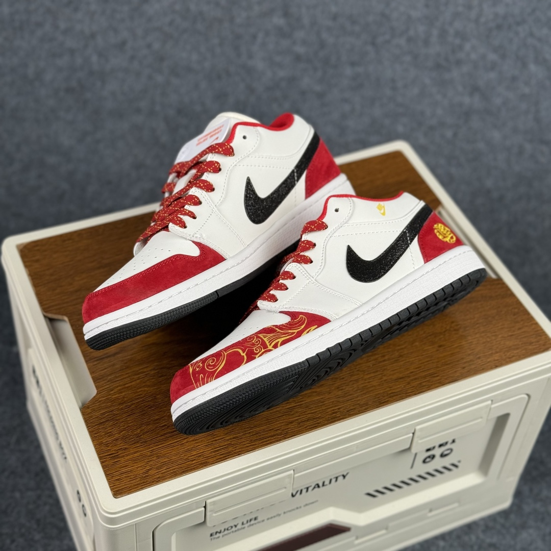 280 Nike Air Jordan 1 马年限定 低帮复古篮球鞋 DF61-9002-Chinese UA Cheap High Quatity Brand Clothes Bags handbags Sneakers wholesale wholesaler seller from China Factory suppliers Fashion Clothing Shoes best Quality Beautiful Price 280 Nike Air Jordan 1 马年限定 低帮复古篮球鞋 DF61-9002
