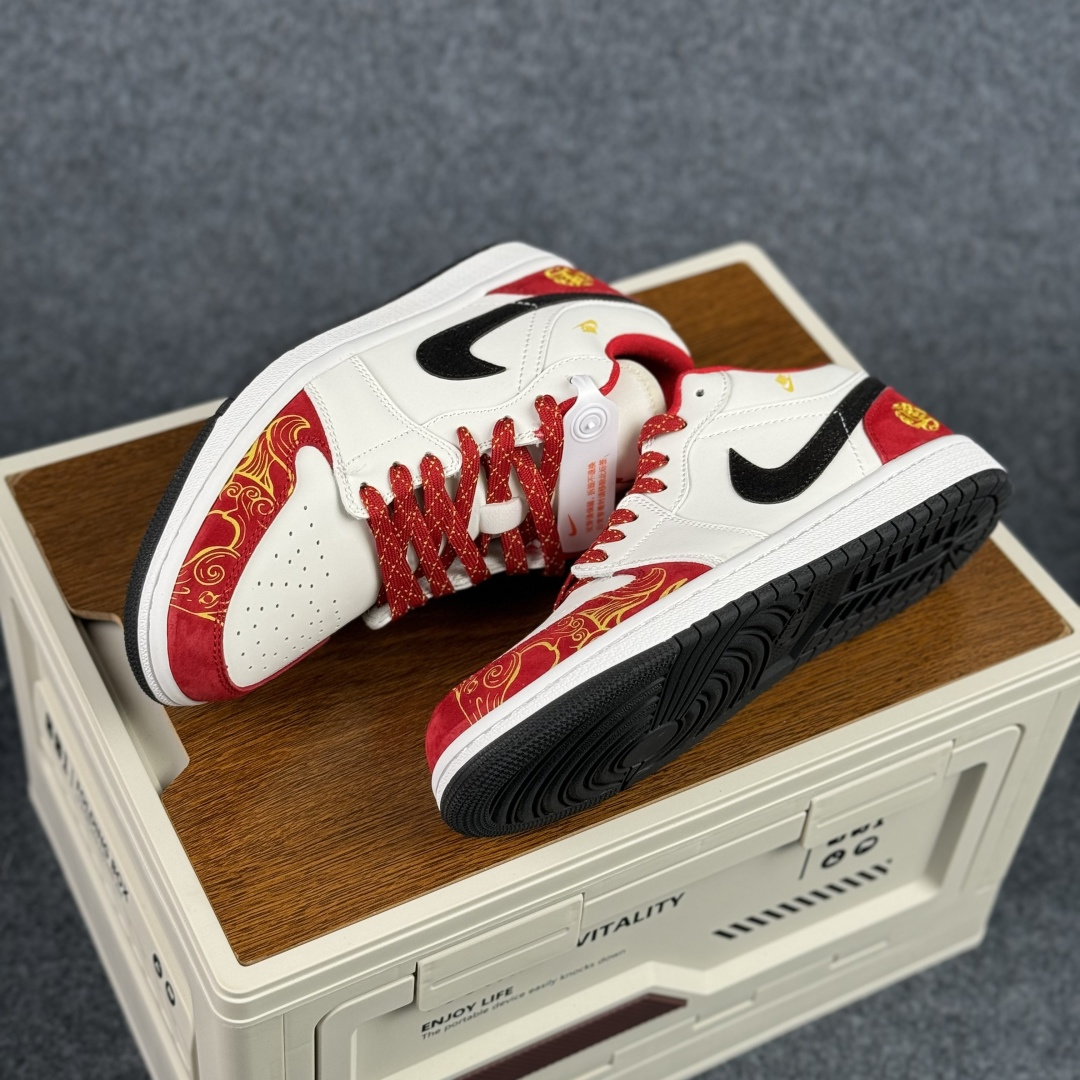 280 Nike Air Jordan 1 马年限定 低帮复古篮球鞋 DF61-9002-Chinese UA Cheap High Quatity Brand Clothes Bags handbags Sneakers wholesale wholesaler seller from China Factory suppliers Fashion Clothing Shoes best Quality Beautiful Price 280 Nike Air Jordan 1 马年限定 低帮复古篮球鞋 DF61-9002