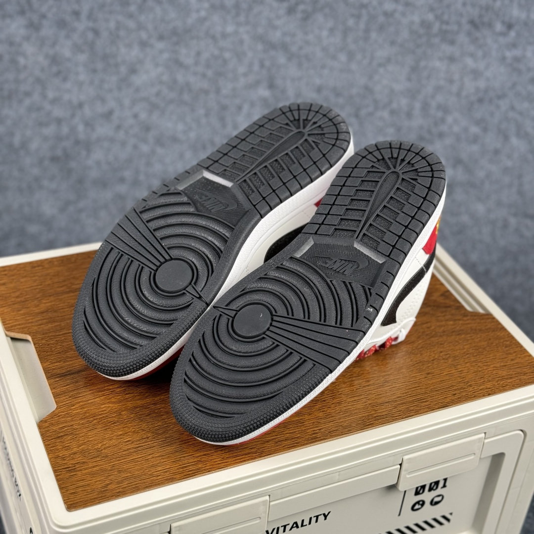 280 Nike Air Jordan 1 马年限定 低帮复古篮球鞋 DF61-9002-Chinese UA Cheap High Quatity Brand Clothes Bags handbags Sneakers wholesale wholesaler seller from China Factory suppliers Fashion Clothing Shoes best Quality Beautiful Price 280 Nike Air Jordan 1 马年限定 低帮复古篮球鞋 DF61-9002