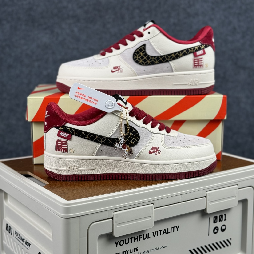260 Nike Air Force 1'07 Low 马年 米白红 空军一号低帮休闲板鞋 JP2026-150-Chinese UA Cheap High Quatity Brand Clothes Bags handbags Sneakers wholesale wholesaler seller from China Factory suppliers Fashion Clothing Shoes best Quality Beautiful Price 260 Nike Air Force 1'07 Low 马年 米白红 空军一号低帮休闲板鞋 JP2026-150