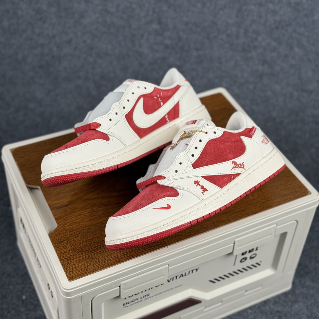280 联名王炸!AIR JORDAN 1马年联名款太顶了红白麂皮质感拉满,Supreme+北面双标加持 DM7866-123-Chinese UA Cheap High Quatity Brand Clothes Bags handbags Sneakers wholesale wholesaler seller from China Factory suppliers Fashion Clothing Shoes best Quality Beautiful Price 280 联名王炸!AIR JORDAN 1马年联名款太顶了红白麂皮质感拉满,Supreme+北面双标加持 DM7866-123
