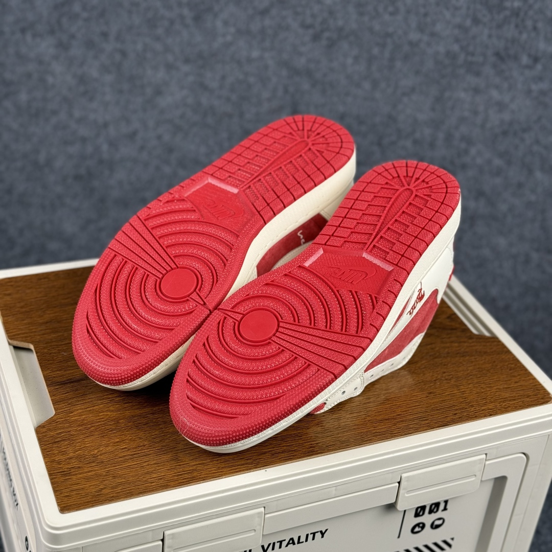 280 联名王炸!AIR JORDAN 1马年联名款太顶了红白麂皮质感拉满,Supreme+北面双标加持 DM7866-123-Chinese UA Cheap High Quatity Brand Clothes Bags handbags Sneakers wholesale wholesaler seller from China Factory suppliers Fashion Clothing Shoes best Quality Beautiful Price 280 联名王炸!AIR JORDAN 1马年联名款太顶了红白麂皮质感拉满,Supreme+北面双标加持 DM7866-123