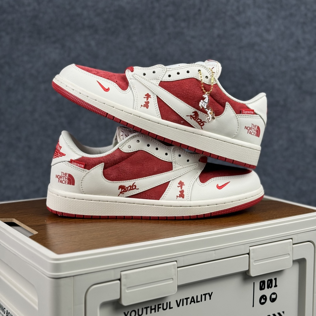 280 联名王炸!AIR JORDAN 1马年联名款太顶了红白麂皮质感拉满,Supreme+北面双标加持 DM7866-123-Chinese UA Cheap High Quatity Brand Clothes Bags handbags Sneakers wholesale wholesaler seller from China Factory suppliers Fashion Clothing Shoes best Quality Beautiful Price 280 联名王炸!AIR JORDAN 1马年联名款太顶了红白麂皮质感拉满,Supreme+北面双标加持 DM7866-123