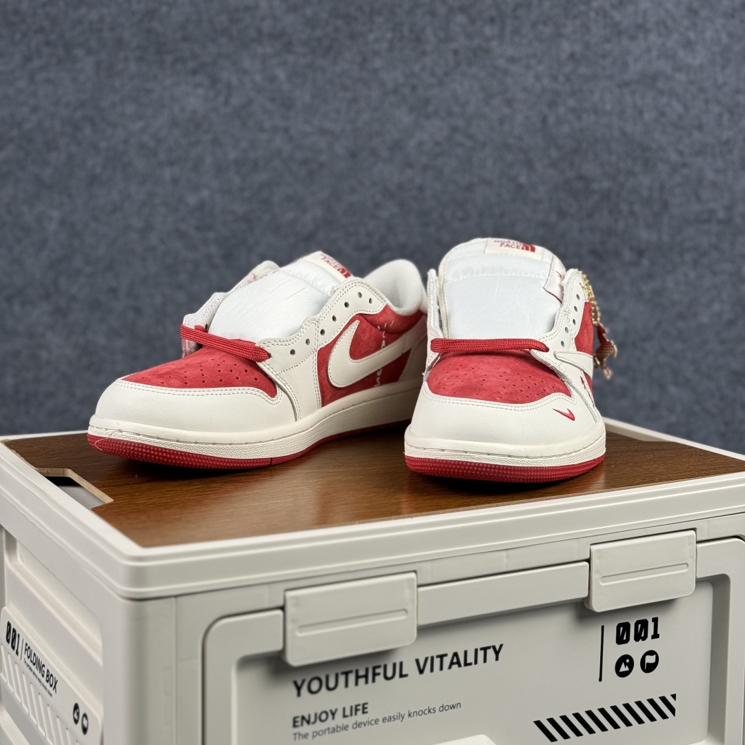 280 联名王炸!AIR JORDAN 1马年联名款太顶了红白麂皮质感拉满,Supreme+北面双标加持 DM7866-123-Chinese UA Cheap High Quatity Brand Clothes Bags handbags Sneakers wholesale wholesaler seller from China Factory suppliers Fashion Clothing Shoes best Quality Beautiful Price 280 联名王炸!AIR JORDAN 1马年联名款太顶了红白麂皮质感拉满,Supreme+北面双标加持 DM7866-123