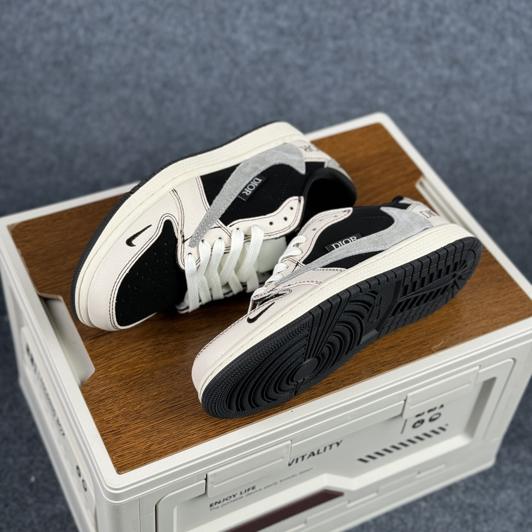 280 Nike Air Jordan 1 x Travis Scott AJ1倒勾 乔一倒钩 ‘DIY’定制 耐克 低帮文化篮球鞋 XS2025-083-Chinese UA Cheap High Quatity Brand Clothes Bags handbags Sneakers wholesale wholesaler seller from China Factory suppliers Fashion Clothing Shoes best Quality Beautiful Price 280 Nike Air Jordan 1 x Travis Scott AJ1倒勾 乔一倒钩 ‘DIY’定制 耐克 低帮文化篮球鞋 XS2025-083