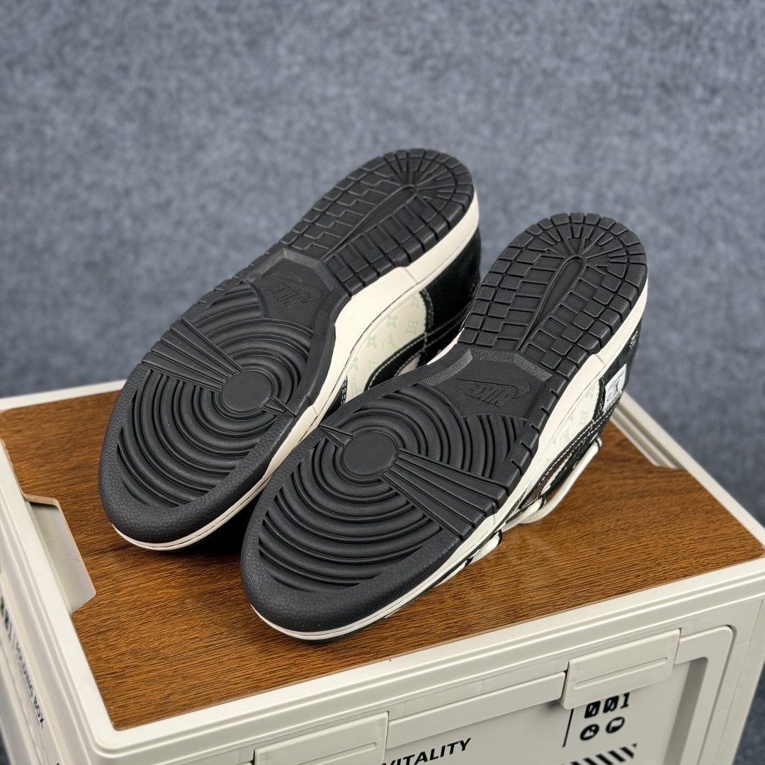 300 Nike SB Dunk Low 磨砂黑白 高端定制 低帮休闲板鞋 YX5066-396