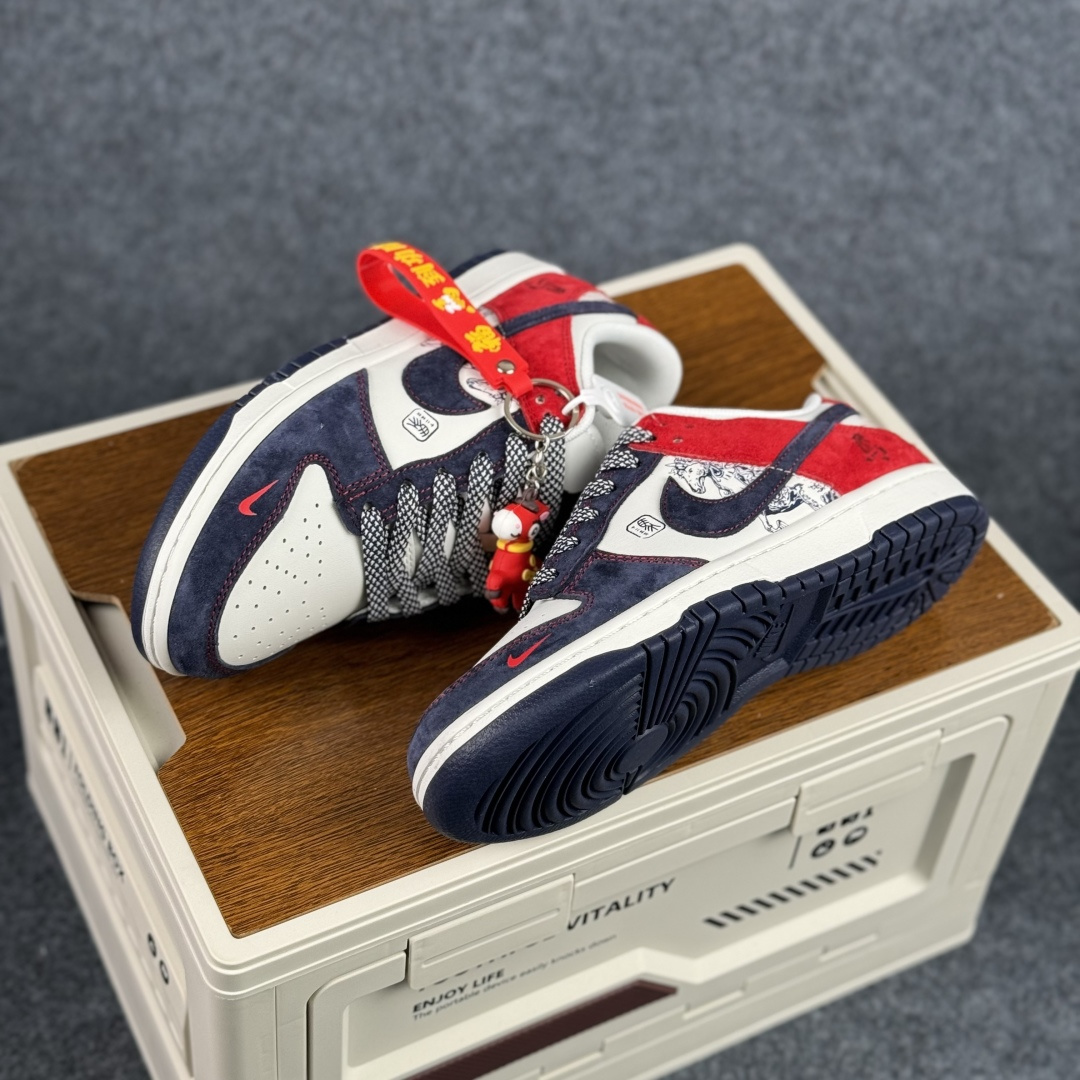 280 Nike SB Dunk Low 马年限定款 米红蓝勾 高端定制 低帮休闲板鞋 FC1688-246-Chinese UA Cheap High Quatity Brand Clothes Bags handbags Sneakers wholesale wholesaler seller from China Factory suppliers Fashion Clothing Shoes best Quality Beautiful Price 280 Nike SB Dunk Low 马年限定款 米红蓝勾 高端定制 低帮休闲板鞋 FC1688-246