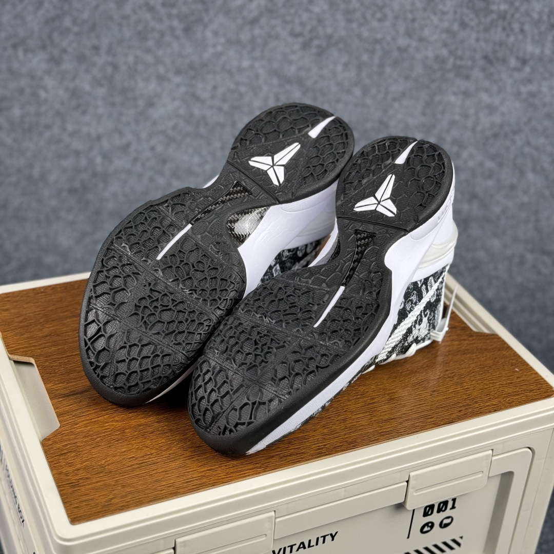 360 Nike Zoom Kobe VI 马年限定 CNY新年款 科比6代 低帮复刻实战运动低帮文化篮球鞋 CW2190-028-Chinese UA Cheap High Quatity Brand Clothes Bags handbags Sneakers wholesale wholesaler seller from China Factory suppliers Fashion Clothing Shoes best Quality Beautiful Price 360 Nike Zoom Kobe VI 马年限定 CNY新年款 科比6代 低帮复刻实战运动低帮文化篮球鞋 CW2190-028