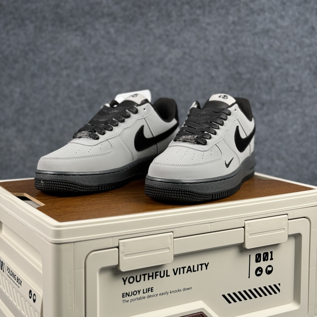 260 Nike Air Force 1'07 Low 马年限定 岩灰缀影 空军一号低帮休闲板鞋 IH1401-100-Chinese UA Cheap High Quatity Brand Clothes Bags handbags Sneakers wholesale wholesaler seller from China Factory suppliers Fashion Clothing Shoes best Quality Beautiful Price 260 Nike Air Force 1'07 Low 马年限定 岩灰缀影 空军一号低帮休闲板鞋 IH1401-100