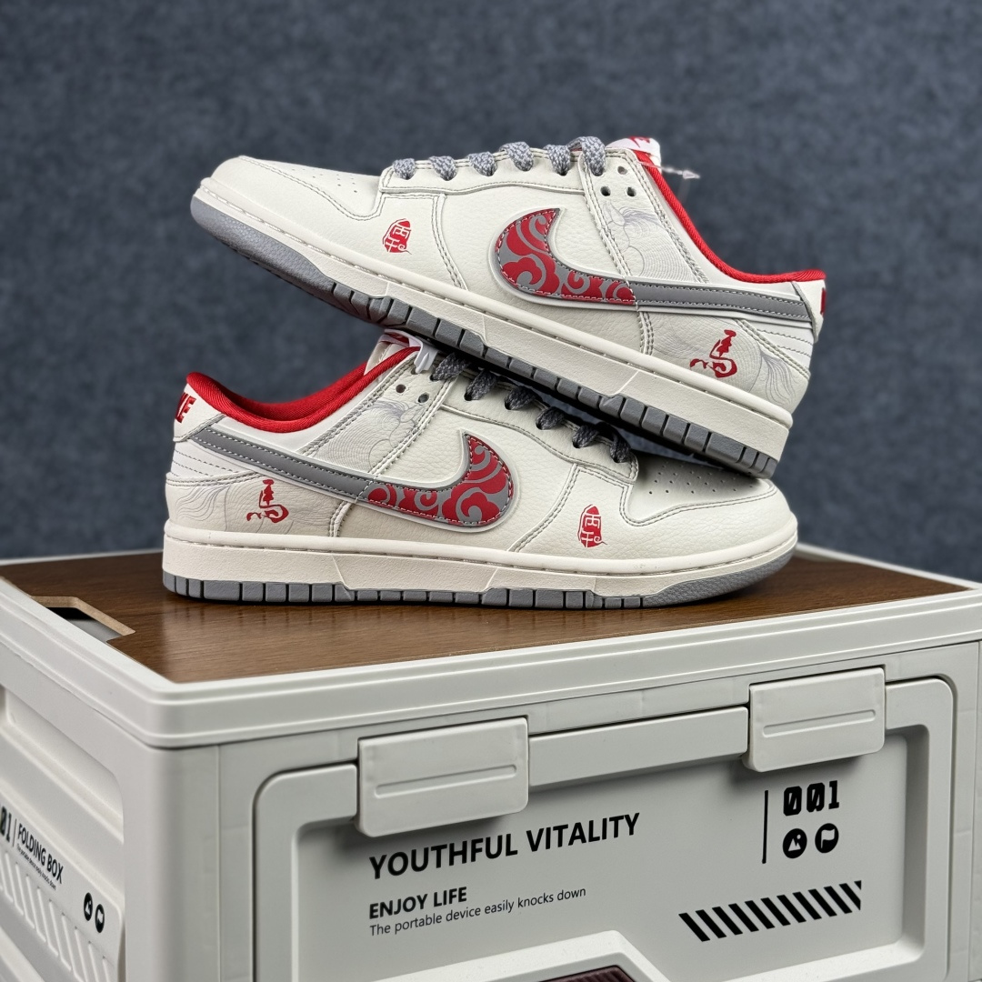 280 Nike SB Dunk Low 马年限定 米白灰 高端定制 低帮休闲板鞋 YX5066-417-Chinese UA Cheap High Quatity Brand Clothes Bags handbags Sneakers wholesale wholesaler seller from China Factory suppliers Fashion Clothing Shoes best Quality Beautiful Price 280 Nike SB Dunk Low 马年限定 米白灰 高端定制 低帮休闲板鞋 YX5066-417