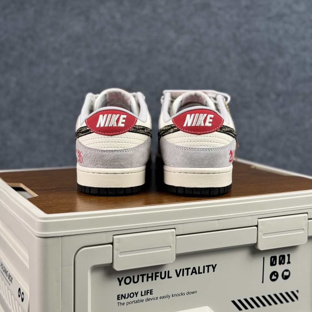 280 Nike SB Dunk Low 马年限定 这双鞋将生肖元素与街头潮流完美融合 LX1988-819-Chinese UA Cheap High Quatity Brand Clothes Bags handbags Sneakers wholesale wholesaler seller from China Factory suppliers Fashion Clothing Shoes best Quality Beautiful Price 280 Nike SB Dunk Low 马年限定 这双鞋将生肖元素与街头潮流完美融合 LX1988-819