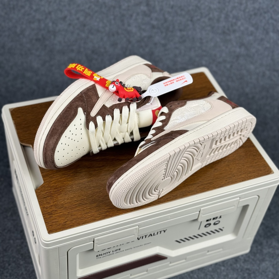 280 耐克/Nike Air Jordan 1 Low AJ1乔1倒勾 马年限定 SD6868-141-Chinese UA Cheap High Quatity Brand Clothes Bags handbags Sneakers wholesale wholesaler seller from China Factory suppliers Fashion Clothing Shoes best Quality Beautiful Price 280 耐克/Nike Air Jordan 1 Low AJ1乔1倒勾 马年限定 SD6868-141