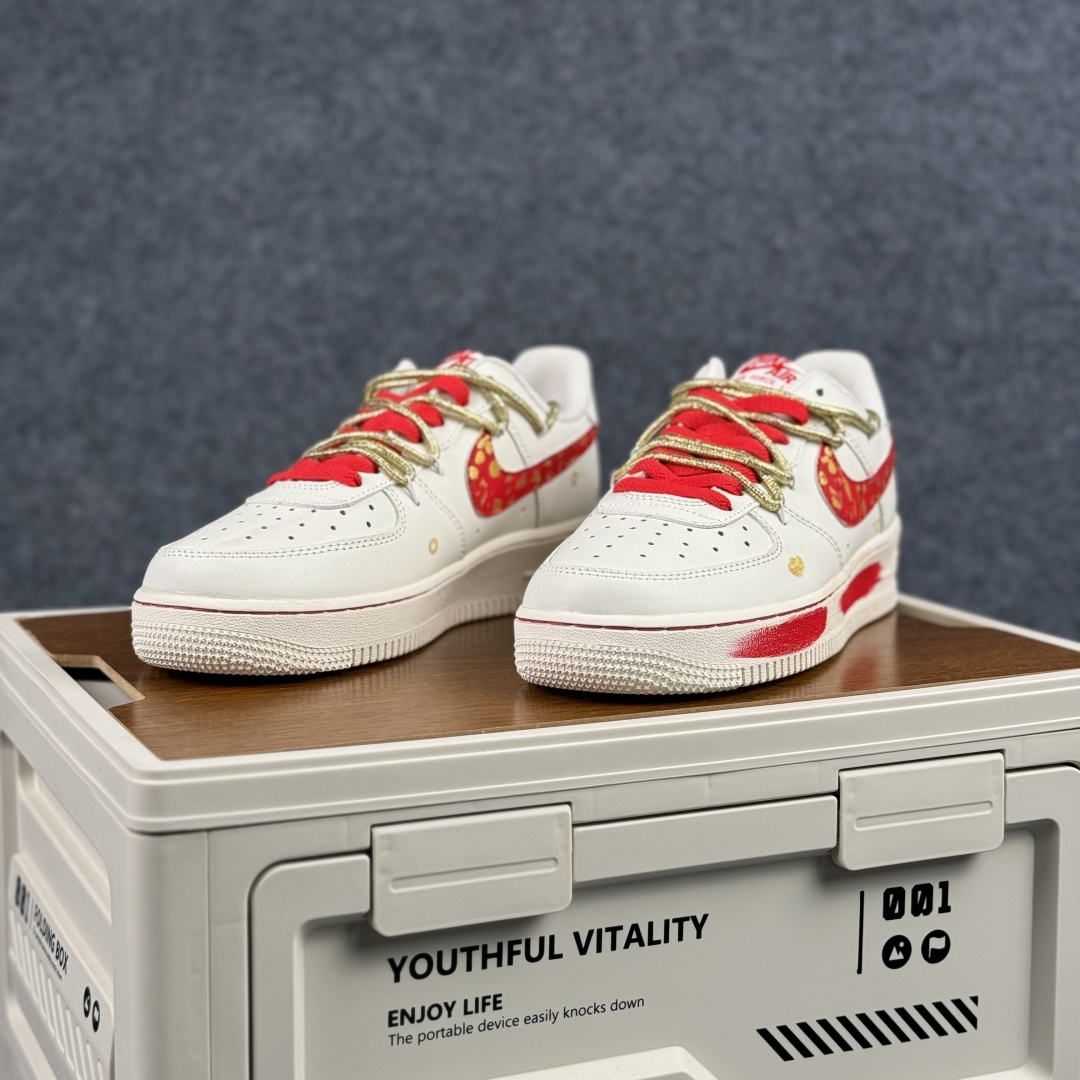 260 Nike Air Force 1'07 Low ”Lucky Steed Traces” 手绘涂鸦 马年限定 赤金瑞马 空军一号低帮休闲板鞋 SD2023-402-Chinese UA Cheap High Quatity Brand Clothes Bags handbags Sneakers wholesale wholesaler seller from China Factory suppliers Fashion Clothing Shoes best Quality Beautiful Price 260 Nike Air Force 1'07 Low ”Lucky Steed Traces” 手绘涂鸦 马年限定 赤金瑞马 空军一号低帮休闲板鞋 SD2023-402