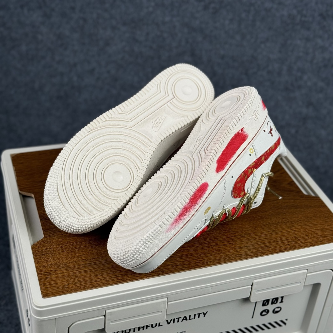 260 Nike Air Force 1'07 Low ”Lucky Steed Traces” 手绘涂鸦 马年限定 赤金瑞马 空军一号低帮休闲板鞋 SD2023-402-Chinese UA Cheap High Quatity Brand Clothes Bags handbags Sneakers wholesale wholesaler seller from China Factory suppliers Fashion Clothing Shoes best Quality Beautiful Price 260 Nike Air Force 1'07 Low ”Lucky Steed Traces” 手绘涂鸦 马年限定 赤金瑞马 空军一号低帮休闲板鞋 SD2023-402