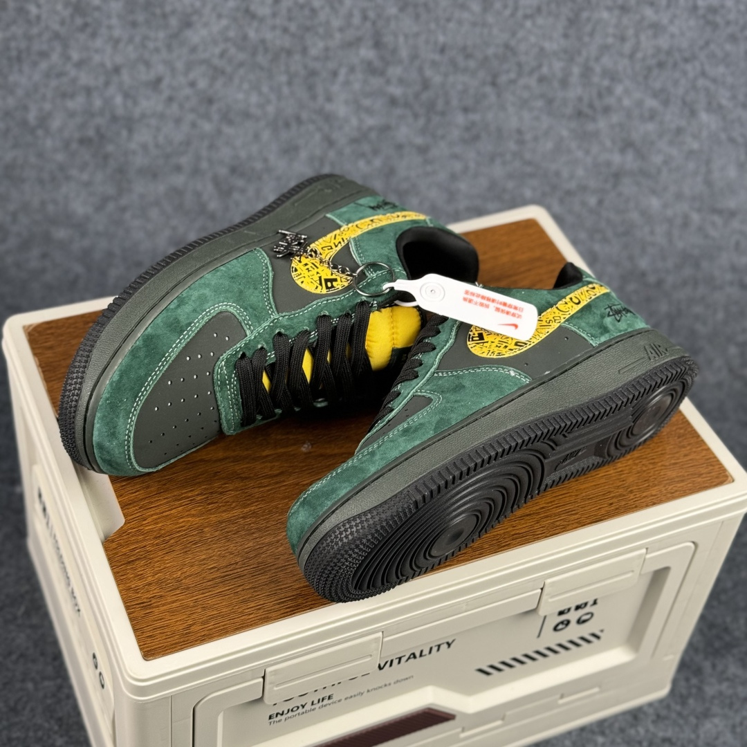 260 Nike Air Force 1 Low × Stüssy 墨绿联名款｜街头经典的质感重生 XL1979-137