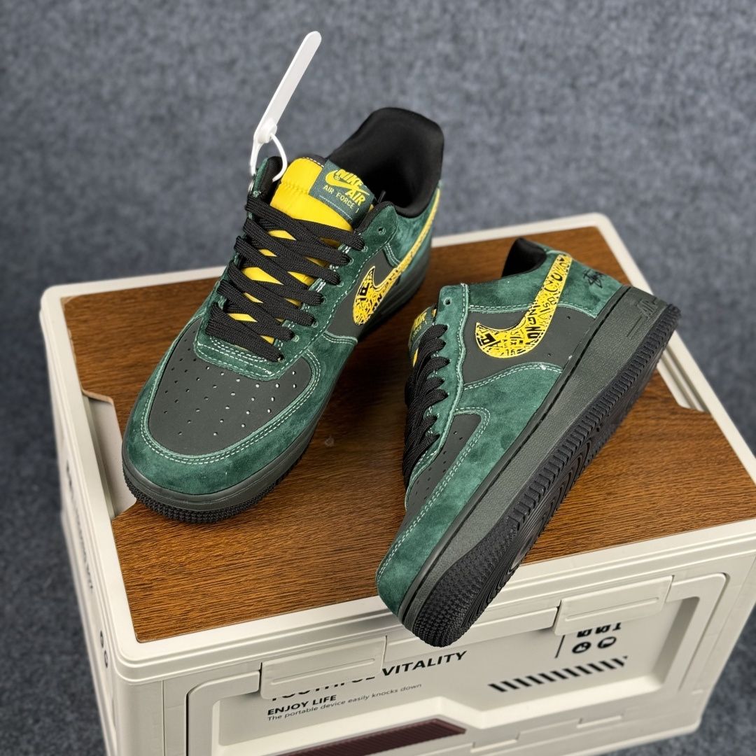 260 Nike Air Force 1 Low × Stüssy 墨绿联名款｜街头经典的质感重生 XL1979-137