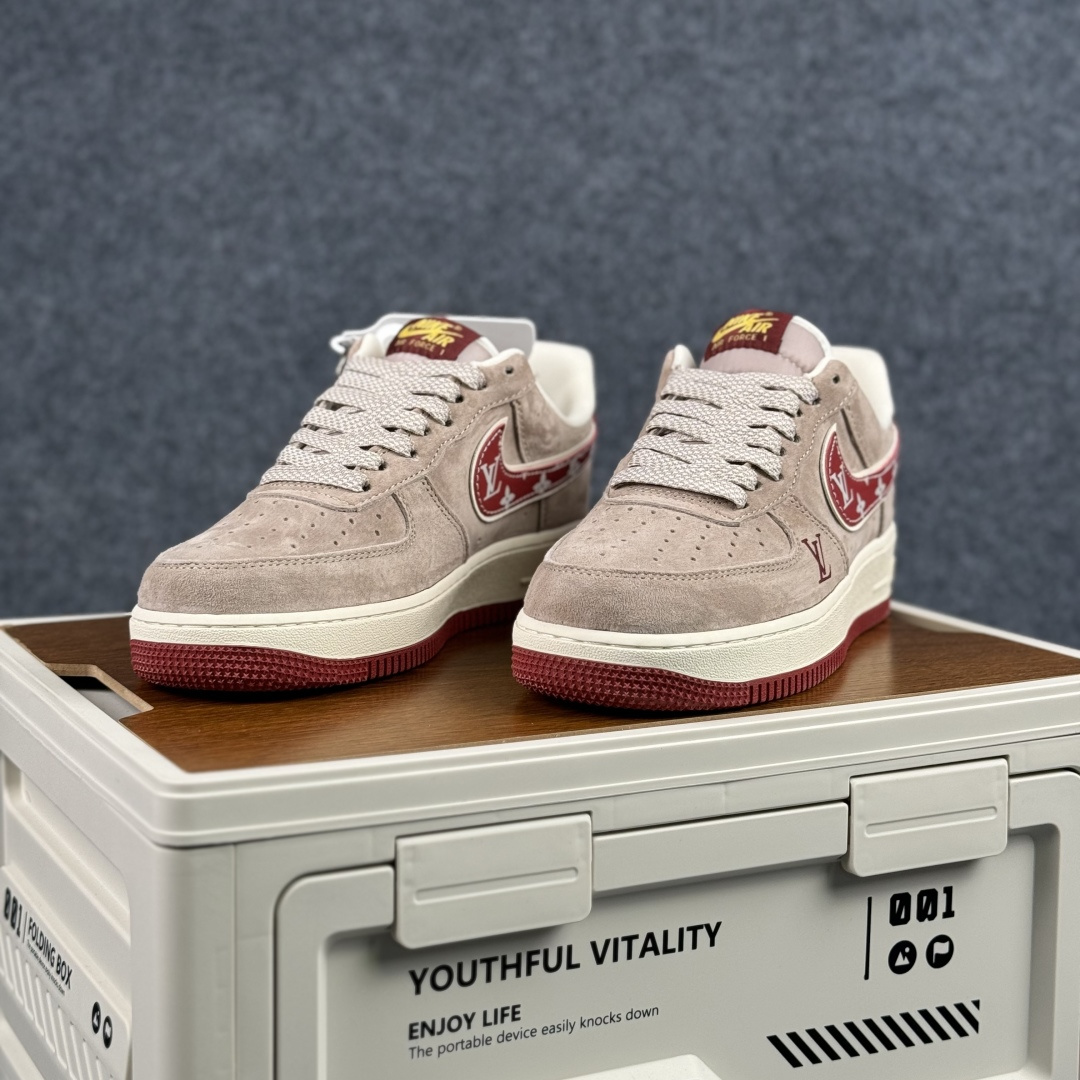260 Nike Air Force 1'07 Low 灰红麂皮 空军一号低帮休闲板鞋 KL1688-002-Chinese UA Cheap High Quatity Brand Clothes Bags handbags Sneakers wholesale wholesaler seller from China Factory suppliers Fashion Clothing Shoes best Quality Beautiful Price 260 Nike Air Force 1'07 Low 灰红麂皮 空军一号低帮休闲板鞋 KL1688-002