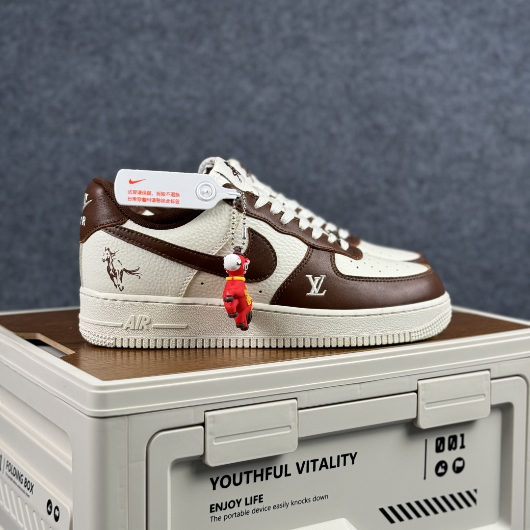 260 Nike Air Force 1‘07 Low 马年限定 棕韵奶白 空军一号低帮休闲板鞋 XY9025-008