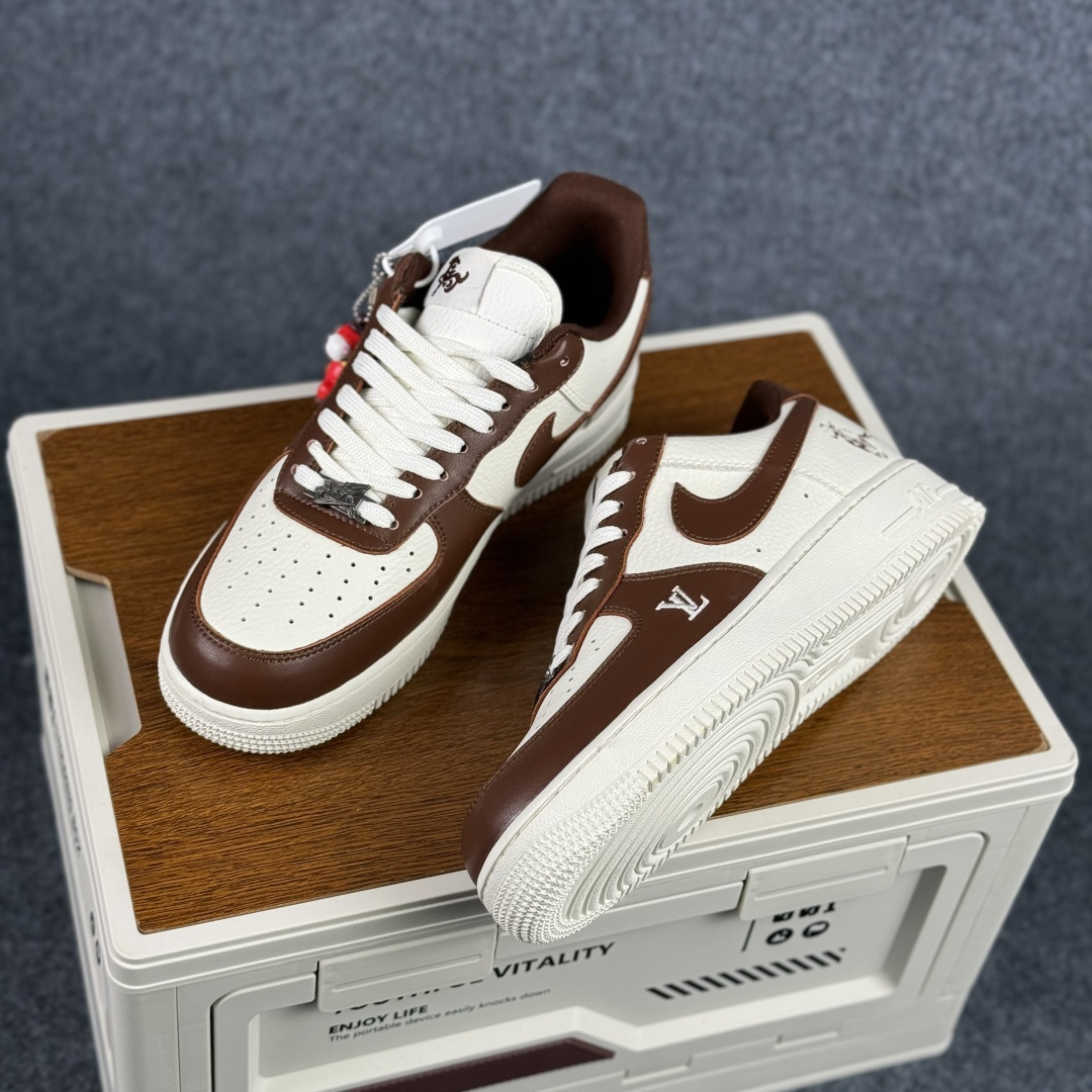 260 Nike Air Force 1‘07 Low 马年限定 棕韵奶白 空军一号低帮休闲板鞋 XY9025-008