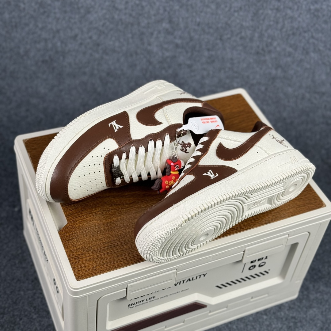 260 Nike Air Force 1‘07 Low 马年限定 棕韵奶白 空军一号低帮休闲板鞋 XY9025-008