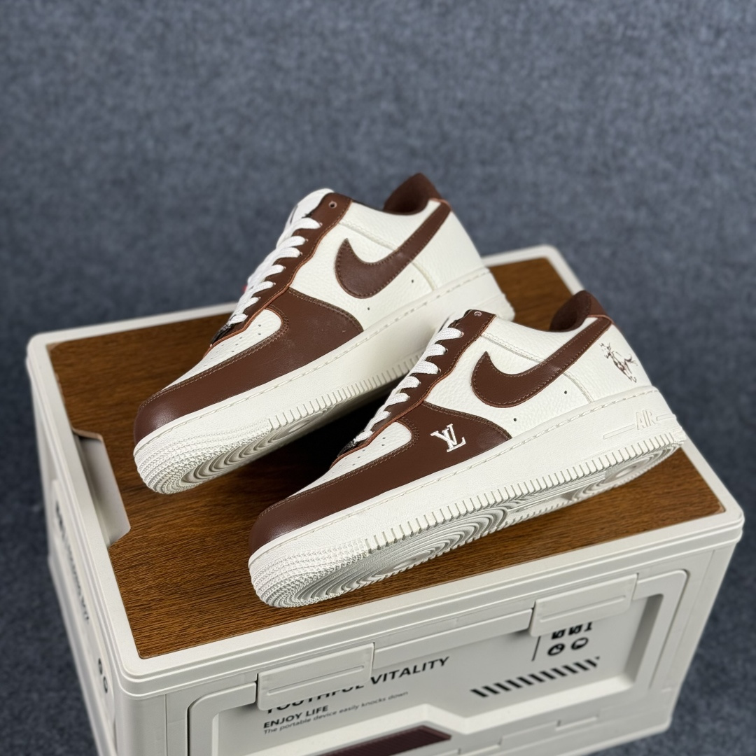 260 Nike Air Force 1‘07 Low 马年限定 棕韵奶白 空军一号低帮休闲板鞋 XY9025-008