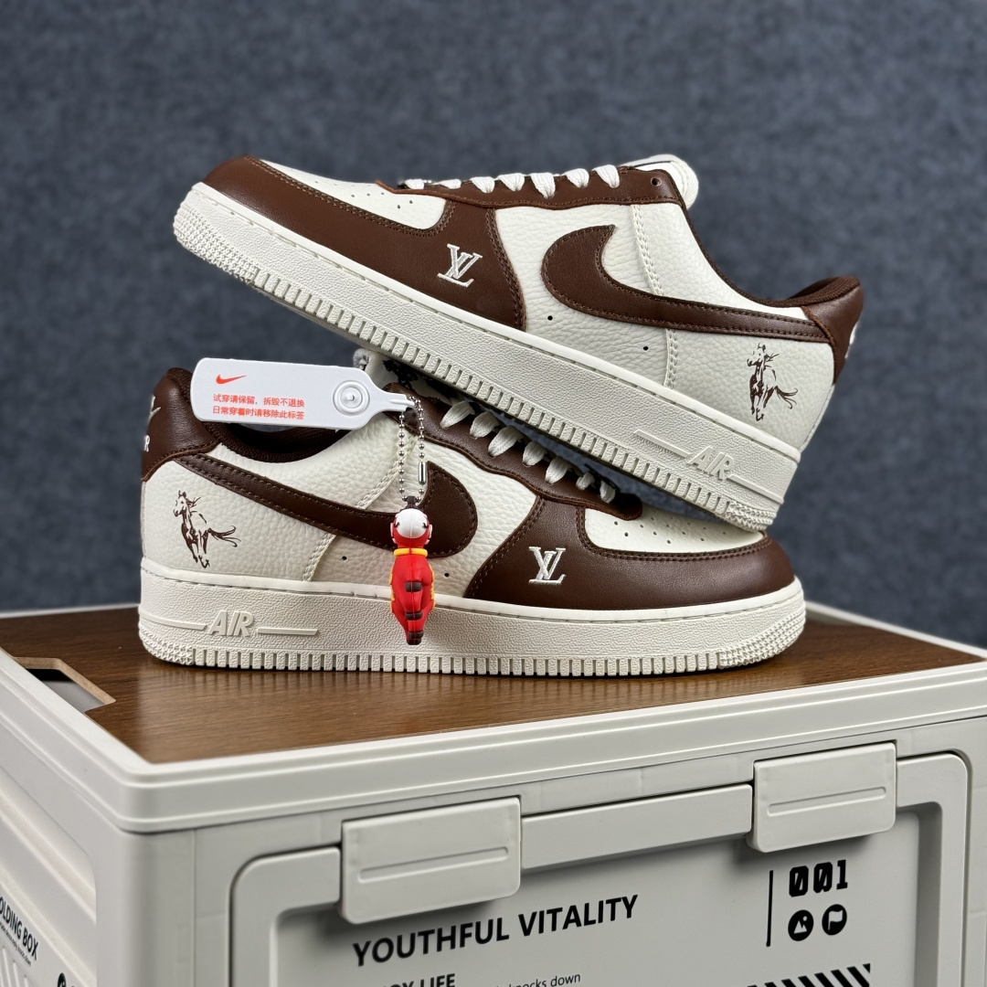 260 Nike Air Force 1‘07 Low 马年限定 棕韵奶白 空军一号低帮休闲板鞋 XY9025-008