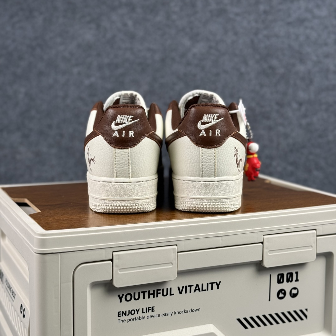 260 Nike Air Force 1‘07 Low 马年限定 棕韵奶白 空军一号低帮休闲板鞋 XY9025-008