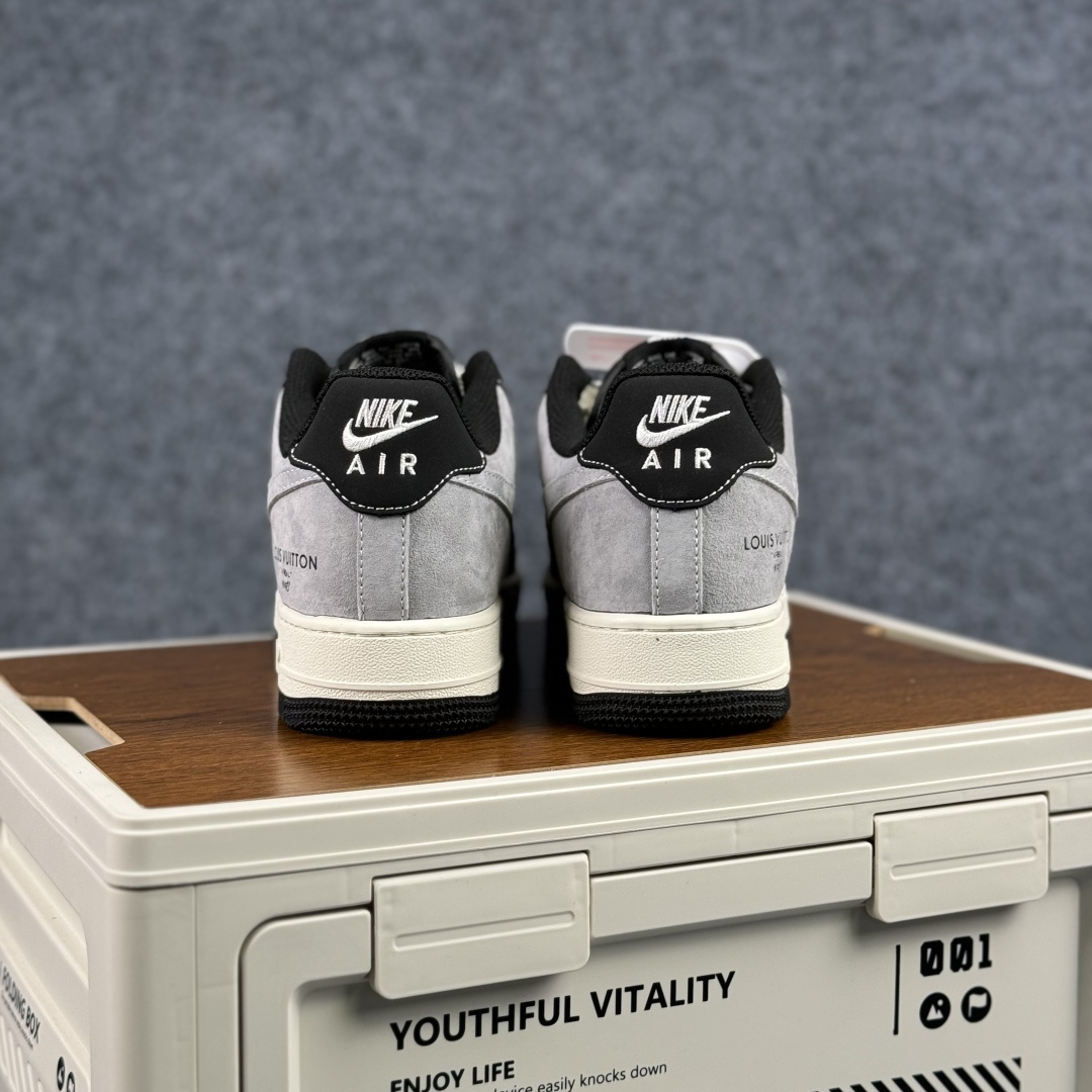 260- Nike Air Force 1'07 Low 黑白灰配色 空军一号低帮休闲板鞋 KG6699-F28-Chinese UA Cheap High Quatity Brand Clothes Bags handbags Sneakers wholesale wholesaler seller from China Factory suppliers Fashion Clothing Shoes best Quality Beautiful Price 260- Nike Air Force 1'07 Low 黑白灰配色 空军一号低帮休闲板鞋 KG6699-F28