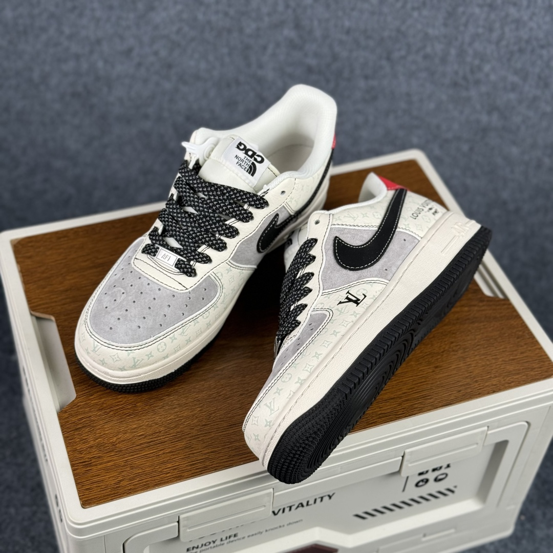 260 Nike Air Force 1 Low × LV 联名定制款|奢潮碰撞的顶流美学 CX5050-Y57-Chinese UA Cheap High Quatity Brand Clothes Bags handbags Sneakers wholesale wholesaler seller from China Factory suppliers Fashion Clothing Shoes best Quality Beautiful Price 260 Nike Air Force 1 Low × LV 联名定制款|奢潮碰撞的顶流美学 CX5050-Y57
