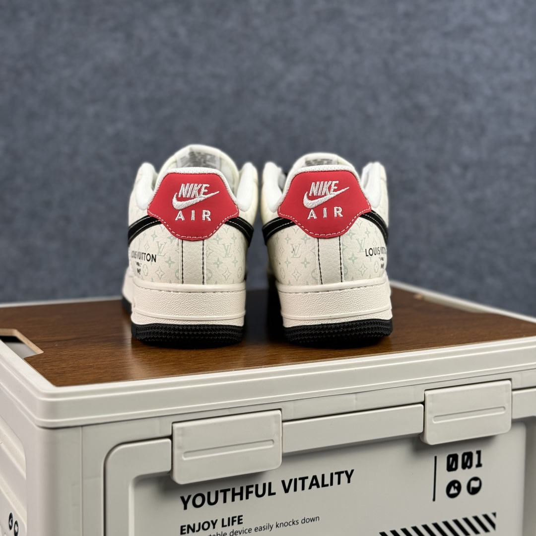 260 Nike Air Force 1 Low × LV 联名定制款|奢潮碰撞的顶流美学 CX5050-Y57-Chinese UA Cheap High Quatity Brand Clothes Bags handbags Sneakers wholesale wholesaler seller from China Factory suppliers Fashion Clothing Shoes best Quality Beautiful Price 260 Nike Air Force 1 Low × LV 联名定制款|奢潮碰撞的顶流美学 CX5050-Y57