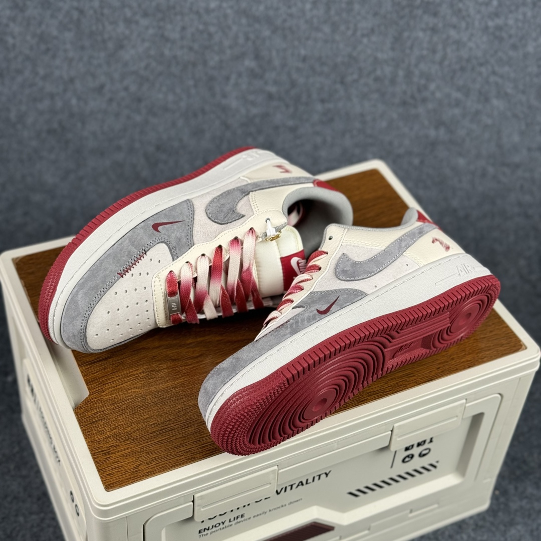 260 Nike Air Force 1 Low 2026 马年限定款 鞋侧带有红色马形标识 XT6998-103-Chinese UA Cheap High Quatity Brand Clothes Bags handbags Sneakers wholesale wholesaler seller from China Factory suppliers Fashion Clothing Shoes best Quality Beautiful Price 260 Nike Air Force 1 Low 2026 马年限定款 鞋侧带有红色马形标识 XT6998-103