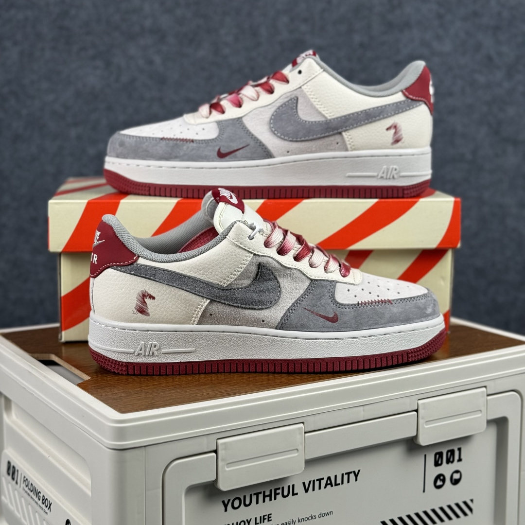260 Nike Air Force 1 Low 2026 马年限定款 鞋侧带有红色马形标识 XT6998-103-Chinese UA Cheap High Quatity Brand Clothes Bags handbags Sneakers wholesale wholesaler seller from China Factory suppliers Fashion Clothing Shoes best Quality Beautiful Price 260 Nike Air Force 1 Low 2026 马年限定款 鞋侧带有红色马形标识 XT6998-103