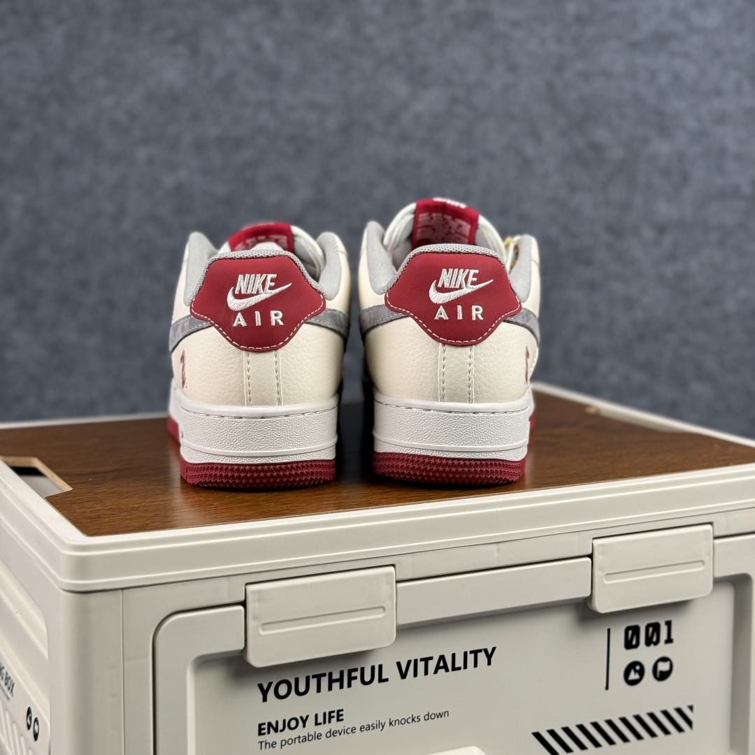 260 Nike Air Force 1 Low 2026 马年限定款 鞋侧带有红色马形标识 XT6998-103-Chinese UA Cheap High Quatity Brand Clothes Bags handbags Sneakers wholesale wholesaler seller from China Factory suppliers Fashion Clothing Shoes best Quality Beautiful Price 260 Nike Air Force 1 Low 2026 马年限定款 鞋侧带有红色马形标识 XT6998-103