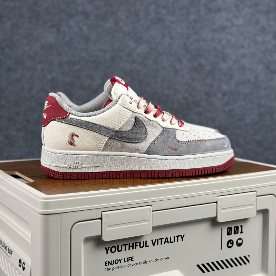 260 Nike Air Force 1 Low 2026 马年限定款 鞋侧带有红色马形标识 XT6998-103-Chinese UA Cheap High Quatity Brand Clothes Bags handbags Sneakers wholesale wholesaler seller from China Factory suppliers Fashion Clothing Shoes best Quality Beautiful Price 260 Nike Air Force 1 Low 2026 马年限定款 鞋侧带有红色马形标识 XT6998-103