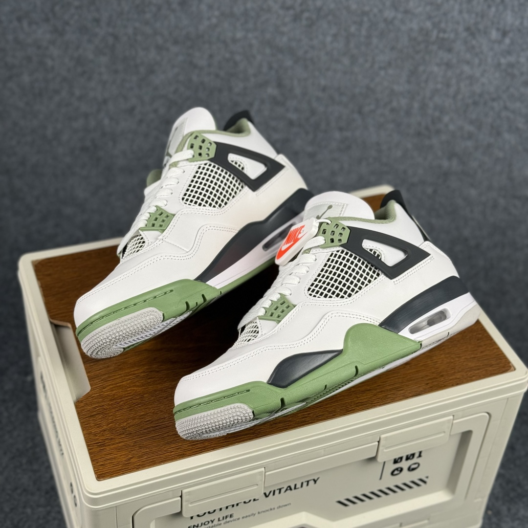 300 W版 Air Jordan AJ4 ”Metallic Gold” 鼠尾草 乔丹AJ4代中帮复古休闲篮球鞋 AQ9129-103