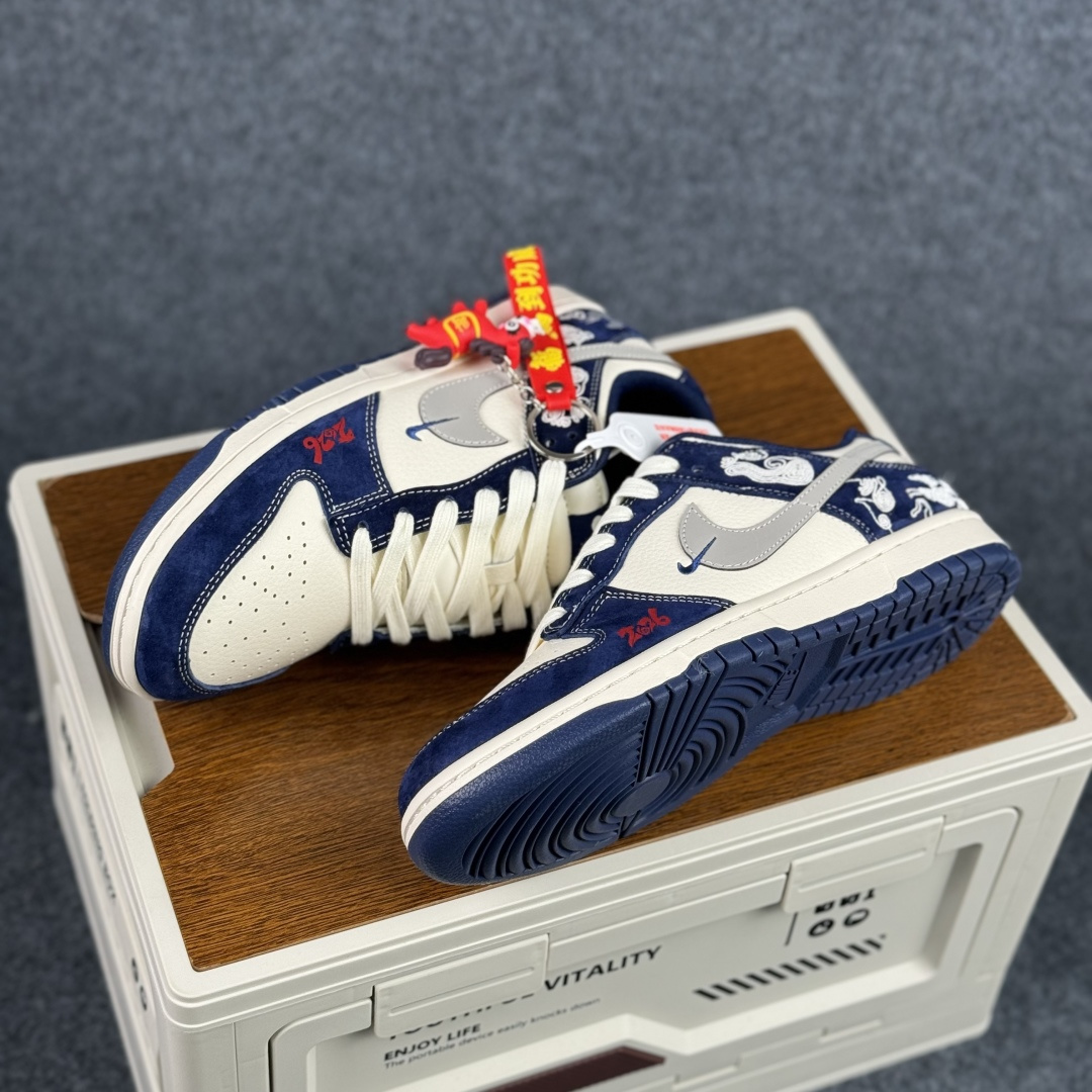 280 NIKE DUNK SB LOW 全新配色 马年限定 定制Dunk SB顾名思义 FF9989-025-Chinese UA Cheap High Quatity Brand Clothes Bags handbags Sneakers wholesale wholesaler seller from China Factory suppliers Fashion Clothing Shoes best Quality Beautiful Price 280 NIKE DUNK SB LOW 全新配色 马年限定 定制Dunk SB顾名思义 FF9989-025
