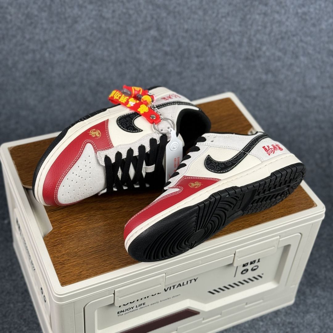 280 NIKE DUNK SB LOW 全新配色 马年限定 ZH2598-803-Chinese UA Cheap High Quatity Brand Clothes Bags handbags Sneakers wholesale wholesaler seller from China Factory suppliers Fashion Clothing Shoes best Quality Beautiful Price 280 NIKE DUNK SB LOW 全新配色 马年限定 ZH2598-803