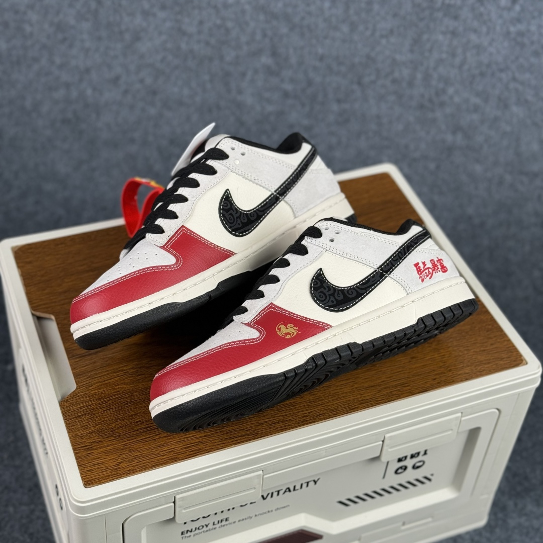 280 NIKE DUNK SB LOW 全新配色 马年限定 ZH2598-803-Chinese UA Cheap High Quatity Brand Clothes Bags handbags Sneakers wholesale wholesaler seller from China Factory suppliers Fashion Clothing Shoes best Quality Beautiful Price 280 NIKE DUNK SB LOW 全新配色 马年限定 ZH2598-803