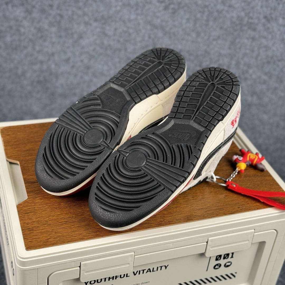 280 NIKE DUNK SB LOW 全新配色 马年限定 ZH2598-803-Chinese UA Cheap High Quatity Brand Clothes Bags handbags Sneakers wholesale wholesaler seller from China Factory suppliers Fashion Clothing Shoes best Quality Beautiful Price 280 NIKE DUNK SB LOW 全新配色 马年限定 ZH2598-803