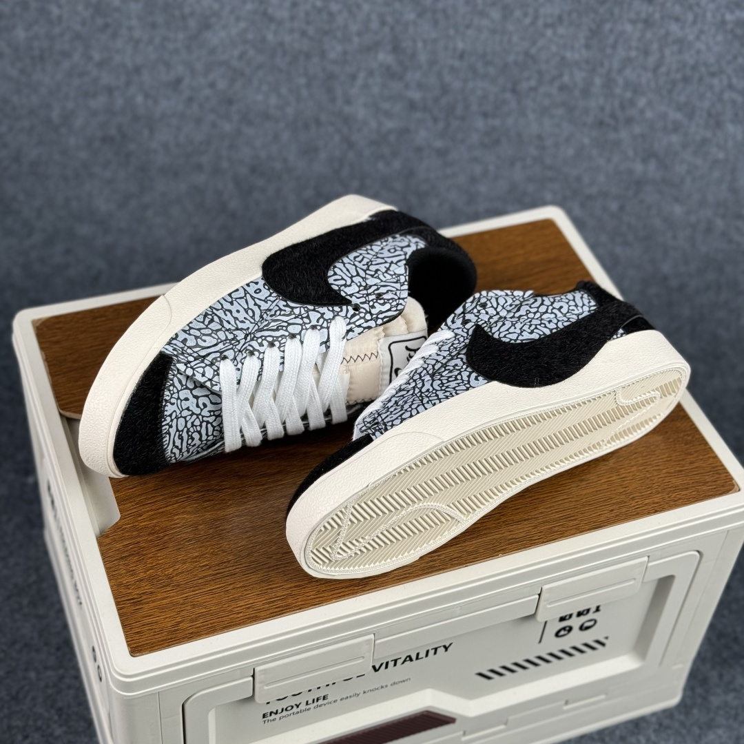160 Nike Blazer Low '77 Jumbo 马年限定 定制开拓者 低帮休闲运动板鞋 QD1470-131-Chinese UA Cheap High Quatity Brand Clothes Bags handbags Sneakers wholesale wholesaler seller from China Factory suppliers Fashion Clothing Shoes best Quality Beautiful Price 160 Nike Blazer Low '77 Jumbo 马年限定 定制开拓者 低帮休闲运动板鞋 QD1470-131