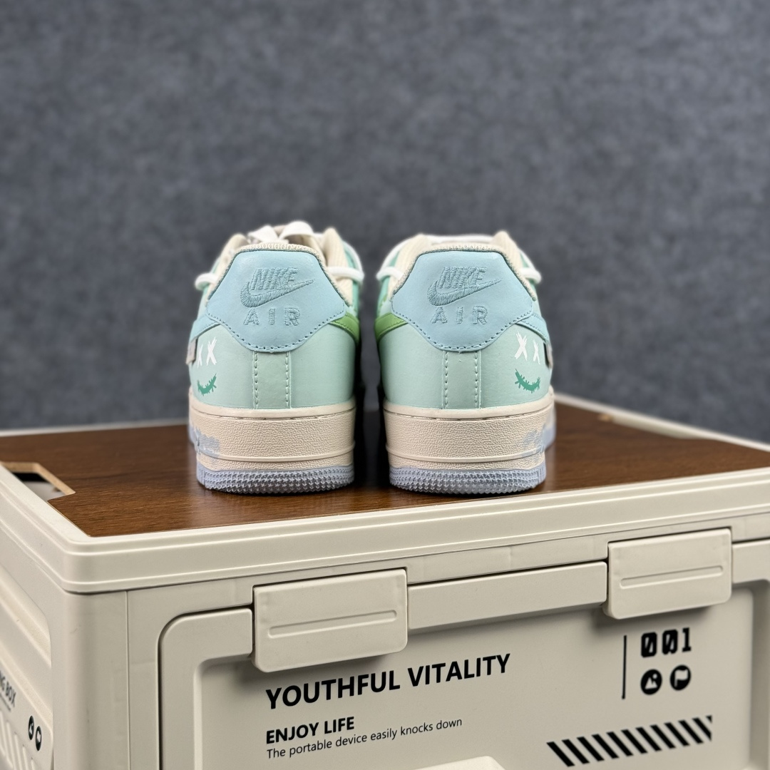 260 Nike Air Force 1'07 Low 手绘涂鸦 薄荷漫绘 空军一号低帮休闲板鞋 DB3301-919-Chinese UA Cheap High Quatity Brand Clothes Bags handbags Sneakers wholesale wholesaler seller from China Factory suppliers Fashion Clothing Shoes best Quality Beautiful Price 260 Nike Air Force 1'07 Low 手绘涂鸦 薄荷漫绘 空军一号低帮休闲板鞋 DB3301-919
