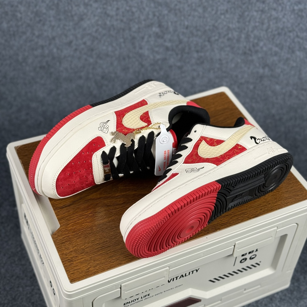 260 Nike Air Force 1'07 Low 红白撞色 空军一号低帮休闲板鞋 JP2026-156-Chinese UA Cheap High Quatity Brand Clothes Bags handbags Sneakers wholesale wholesaler seller from China Factory suppliers Fashion Clothing Shoes best Quality Beautiful Price 260 Nike Air Force 1'07 Low 红白撞色 空军一号低帮休闲板鞋 JP2026-156