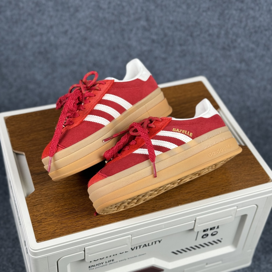 200 Adidas originals GAZELLE CNY新年款 马年限定 经典运动 德训鞋 女款 KJ4293-Chinese UA Cheap High Quatity Brand Clothes Bags handbags Sneakers wholesale wholesaler seller from China Factory suppliers Fashion Clothing Shoes best Quality Beautiful Price 200 Adidas originals GAZELLE CNY新年款 马年限定 经典运动 德训鞋 女款 KJ4293