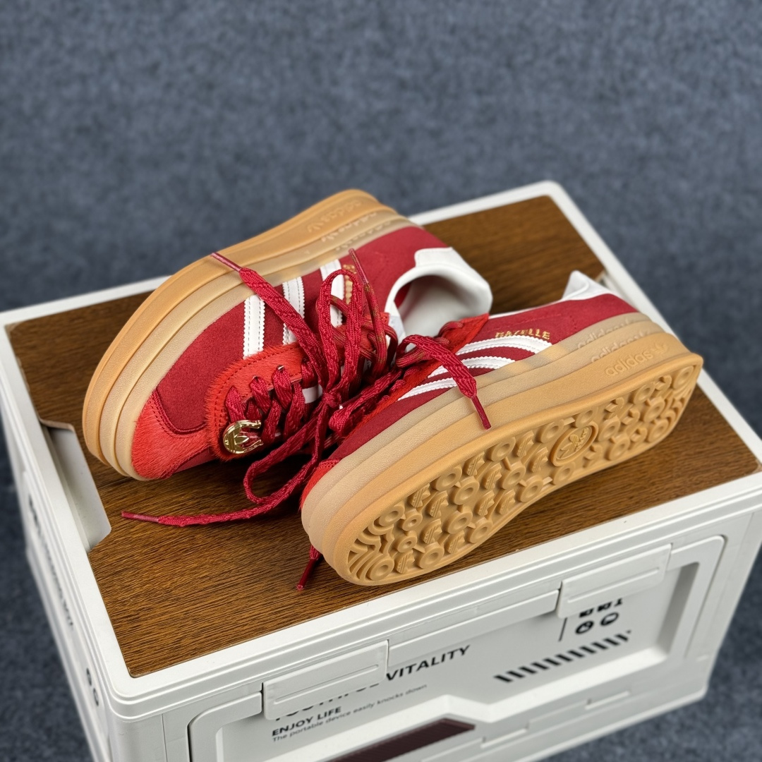 200 Adidas originals GAZELLE CNY新年款 马年限定 经典运动 德训鞋 女款 KJ4293-Chinese UA Cheap High Quatity Brand Clothes Bags handbags Sneakers wholesale wholesaler seller from China Factory suppliers Fashion Clothing Shoes best Quality Beautiful Price 200 Adidas originals GAZELLE CNY新年款 马年限定 经典运动 德训鞋 女款 KJ4293