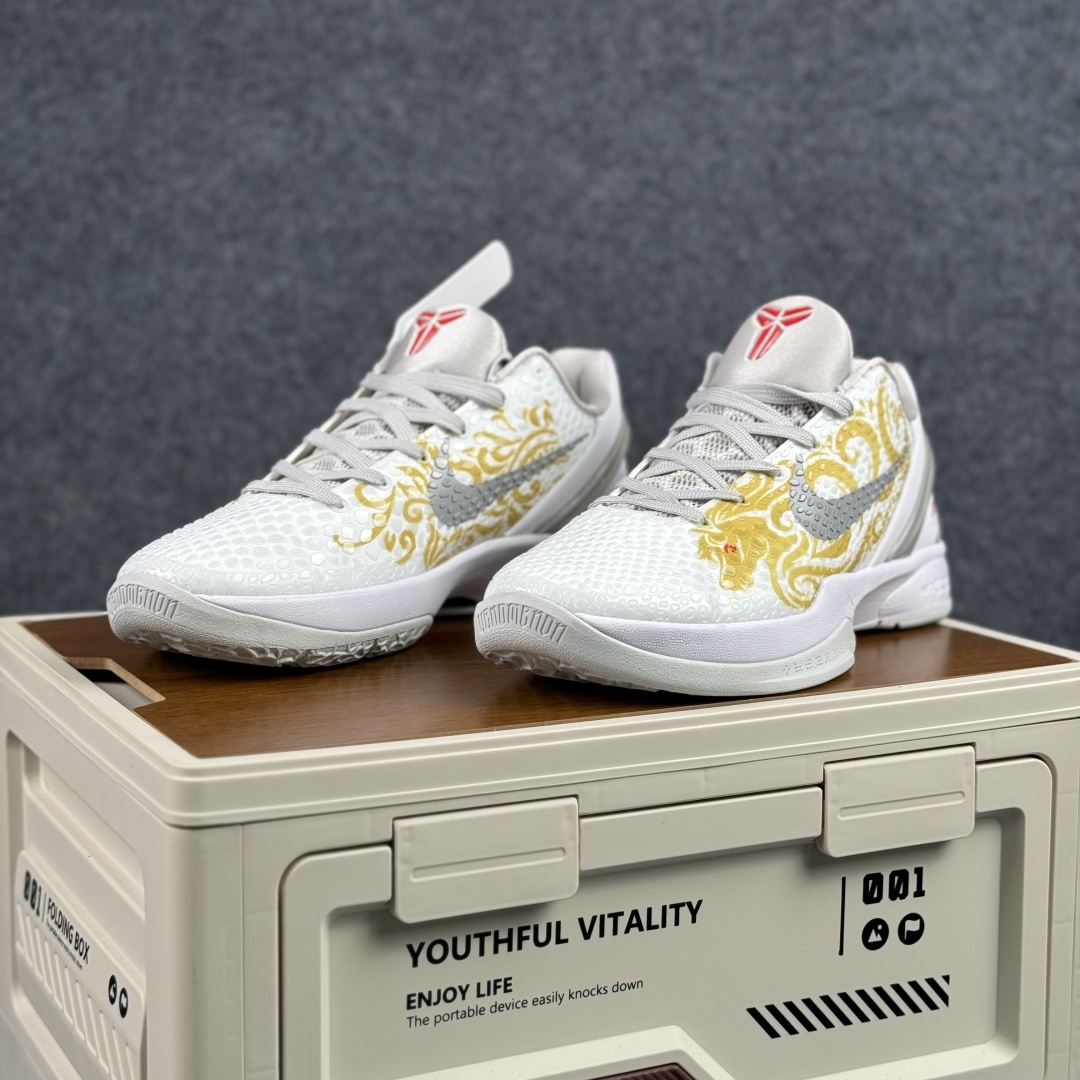 360 Nike Zoom Kobe VI 马年限定 CNY新年款 科比6代 低帮复刻实战运动低帮文化篮球鞋 CW2190-029-Chinese UA Cheap High Quatity Brand Clothes Bags handbags Sneakers wholesale wholesaler seller from China Factory suppliers Fashion Clothing Shoes best Quality Beautiful Price 360 Nike Zoom Kobe VI 马年限定 CNY新年款 科比6代 低帮复刻实战运动低帮文化篮球鞋 CW2190-029